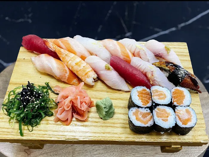 NARU SUSHI Picture 4