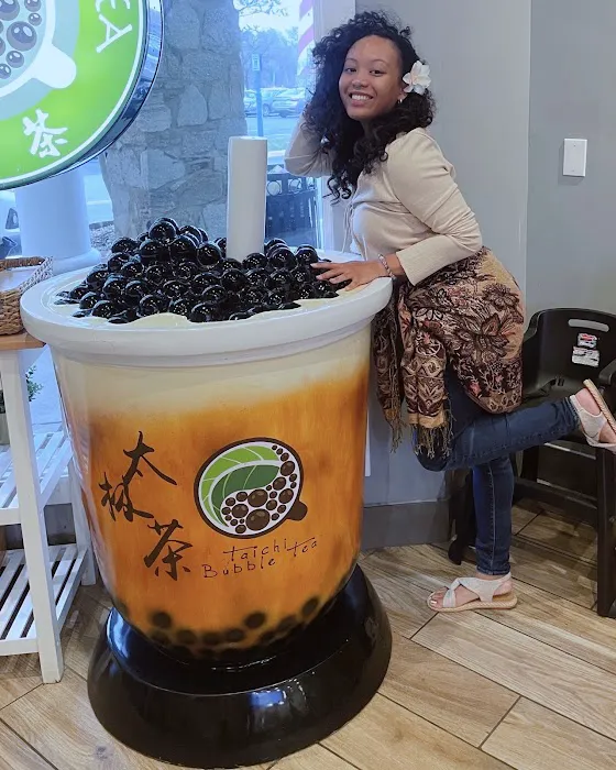 Taichi Bubble Ramen & Poke Picture 6