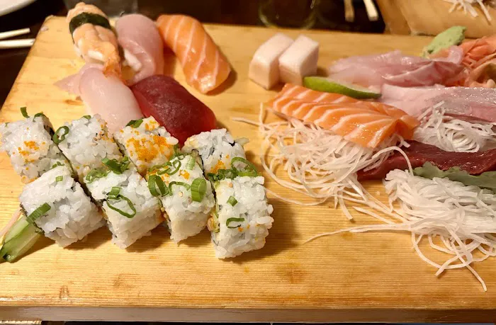 Joss Café & Sushi Bar Picture 6