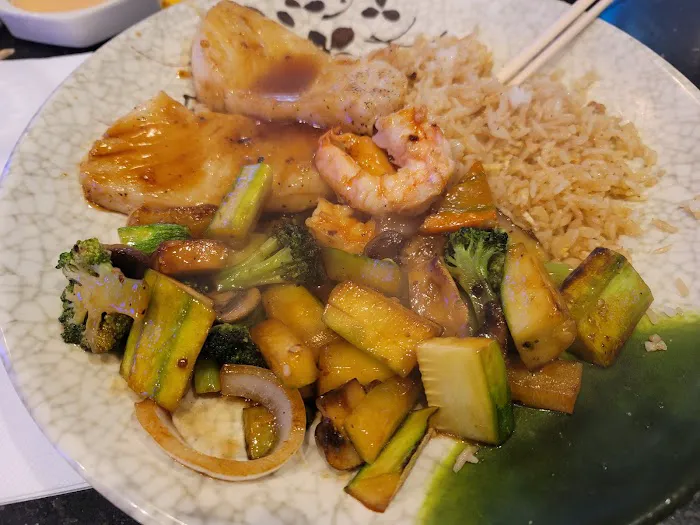 Kiku Japanese Steakhouse & Sushi Bar Picture 9
