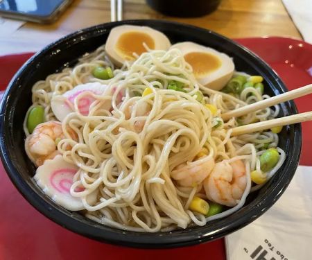 DOMOISHI ramen-poke-tea-wings