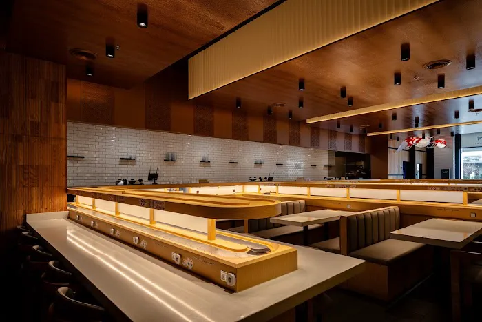 UZU Revolving Sushi Picture 2