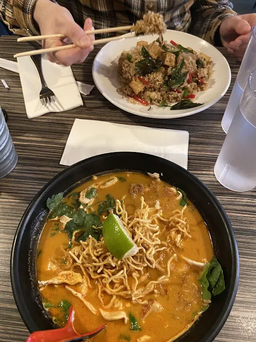 Absolute Noodle and Sushi Bar Picture 5
