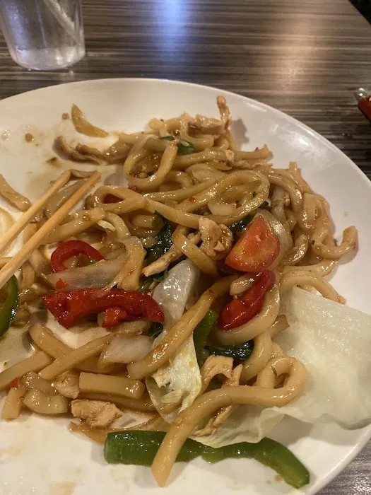 Absolute Noodle and Sushi Bar Picture 8