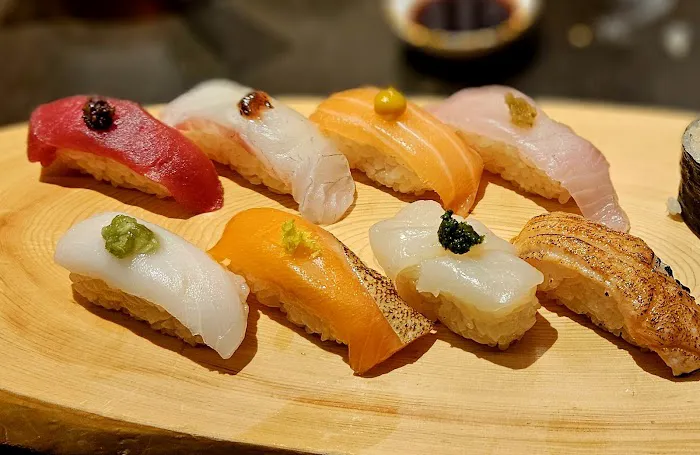 KAZ Sushi Bistro Picture 4