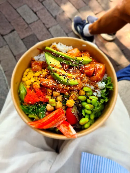 Gtown Sushi & Poke Picture 4