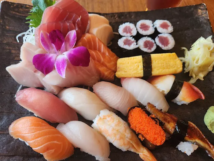 Akira Sushi Bistro Picture 9