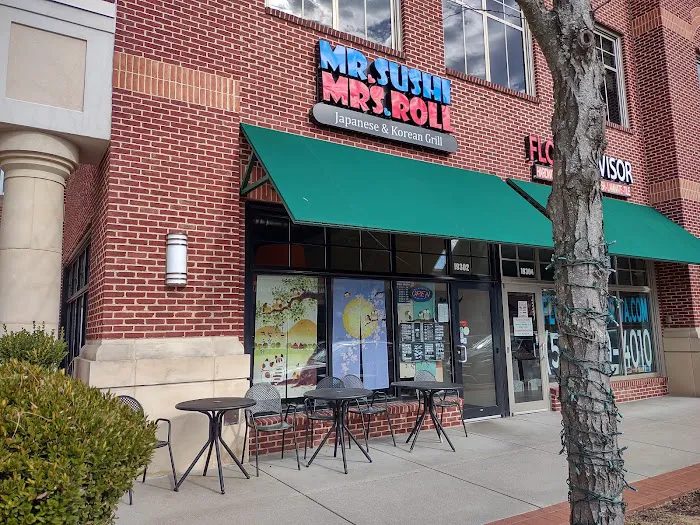 Mr. Sushi & Mrs. Roll(Lansdowne) Picture 2