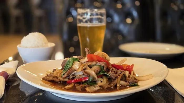 Red Bar Sushi & Best Thai Kitchen Picture 3