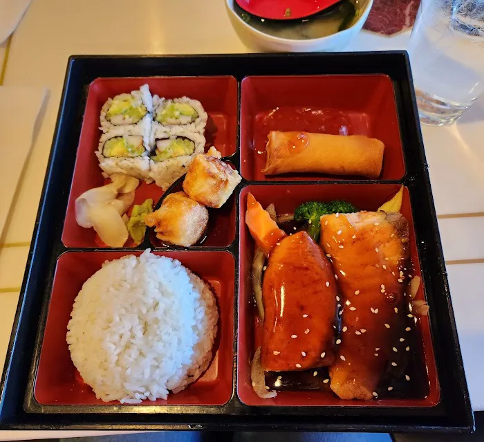 Sakura Japanese Steakhouse and Sushi Bar Picture 8