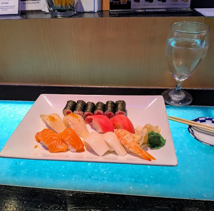Blue Pacific Sushi & Grill Picture 6