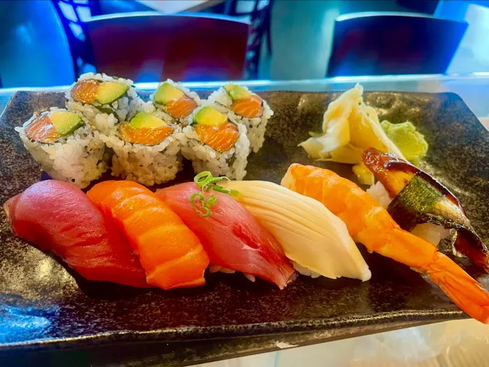 Sakura sushi and hibachi Picture 5