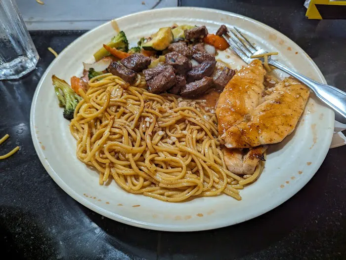 Fuji Hana Sushi Bar and Hibachi Steakhouse Picture 6