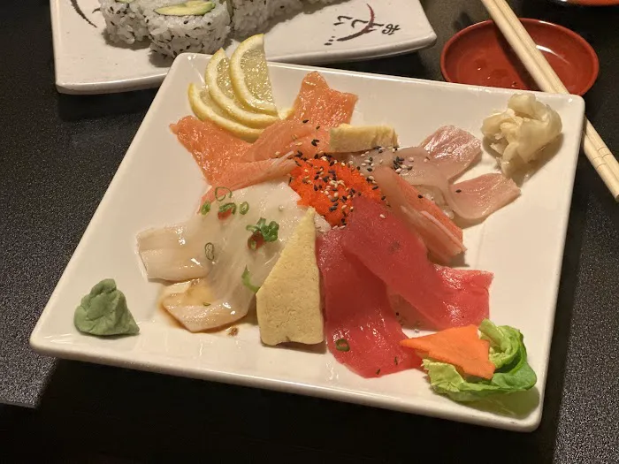 Asi-Fusion Asian Kitchen & Sushi Bar Picture 1