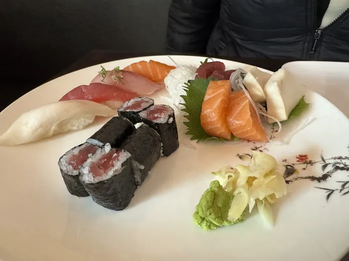 Mizuumi Ramen & Sushi Picture 3