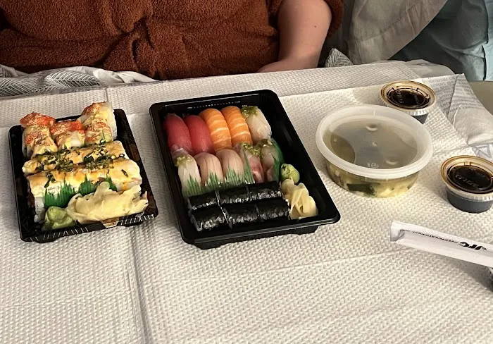 Sushi Harbor Picture 5