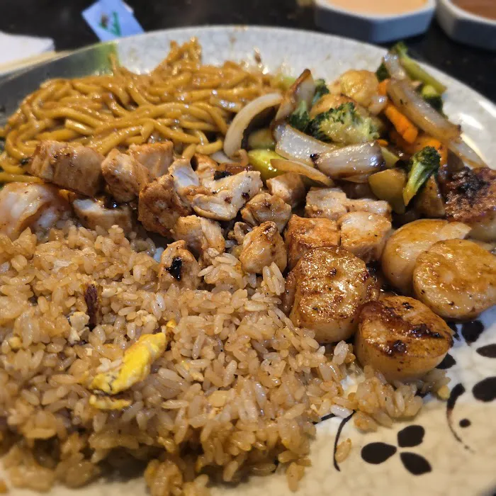 Mt. Fuji Japanese Sushi & Hibachi Restaurant Picture 3