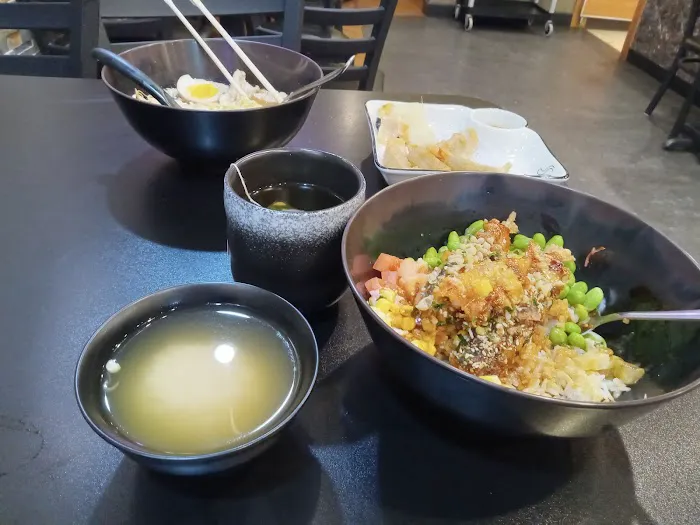 Wanna Poke & Ramen Picture 8