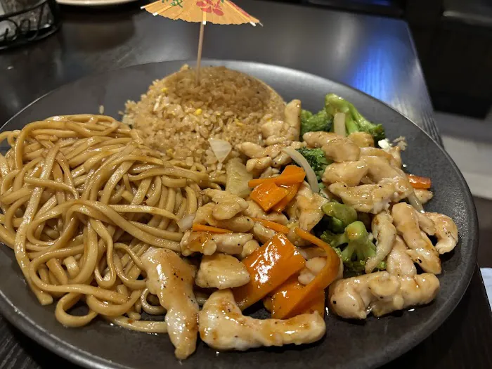 Mr chen sushi&hibachi steak house Picture 7
