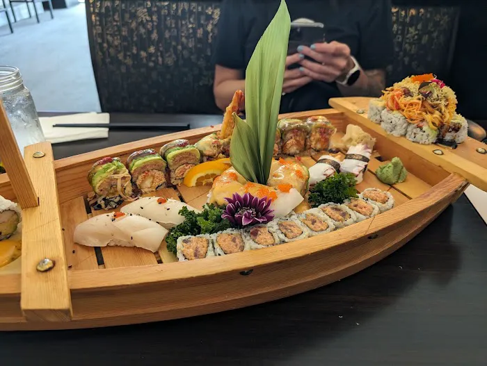 Takara Sushi Grill & Bar Picture 10