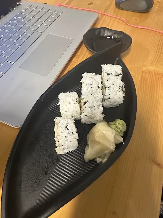 Poke Island Plus Vietnamese Cuisine, Sushi & Boba Picture 4