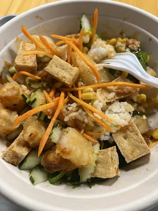 Poke Island Plus Vietnamese Cuisine, Sushi & Boba Picture 10