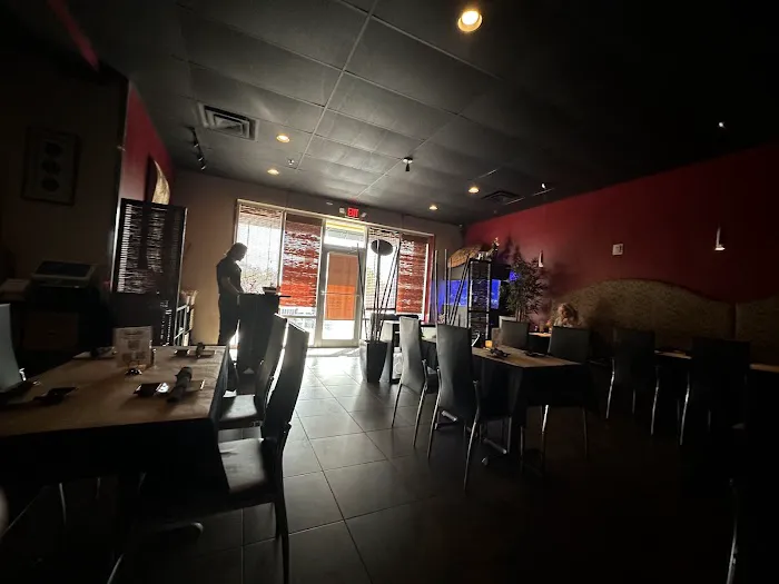 Hot Tuna Sushi Bar and Grille Picture 2