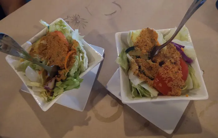 Hot Tuna Sushi Bar and Grille Picture 8