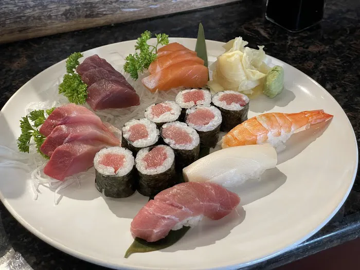 Ken Sushi & Asian Bistro Picture 9