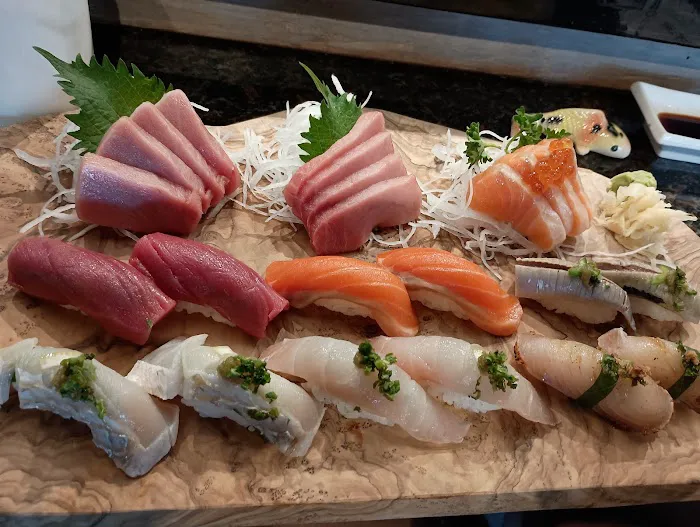 Ken Sushi & Asian Bistro Picture 1