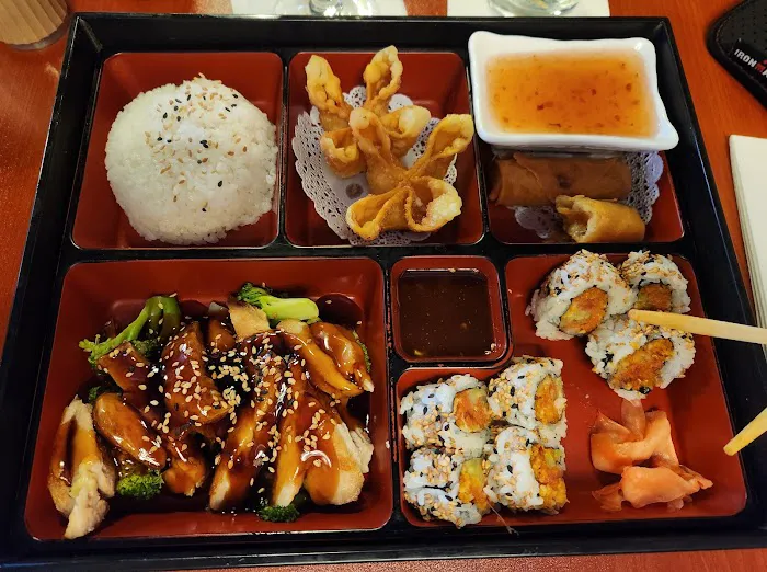Charlie's Sushi & Japanese Restaurant Picture 4