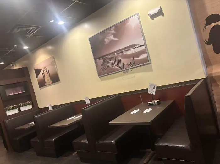 E Sushi Japanese Restaurant Picture 1