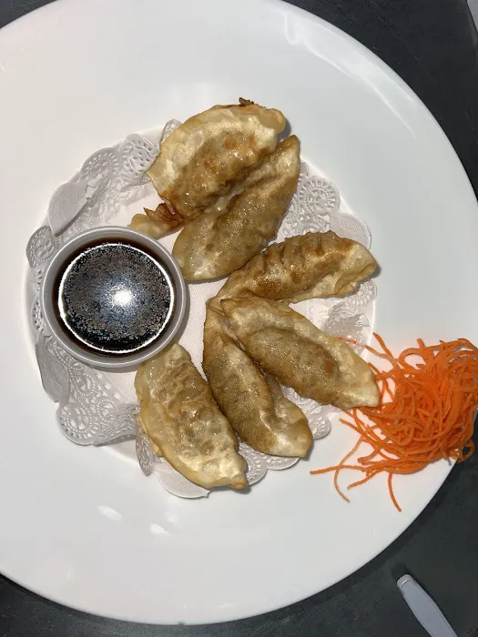 E Sushi Japanese Restaurant Picture 4