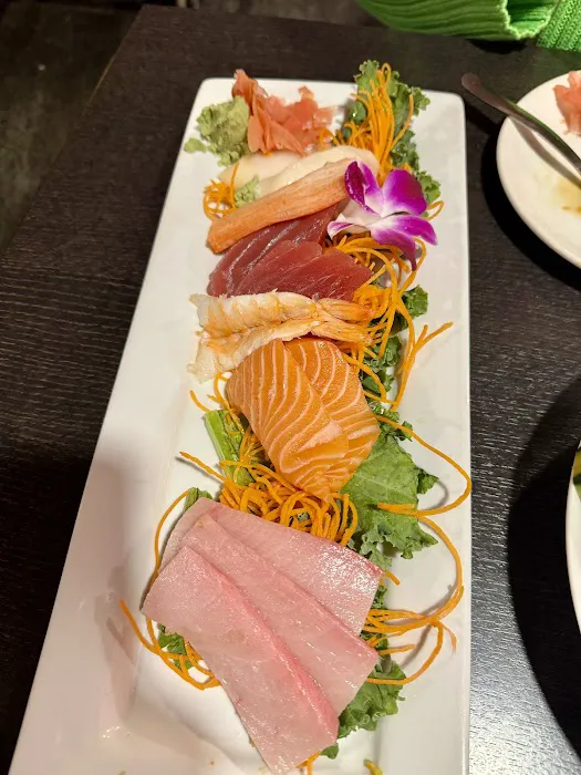 Basil Leaf Thai & Sushi Bar Picture 10