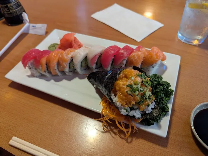 Basil Leaf Thai & Sushi Bar Picture 2