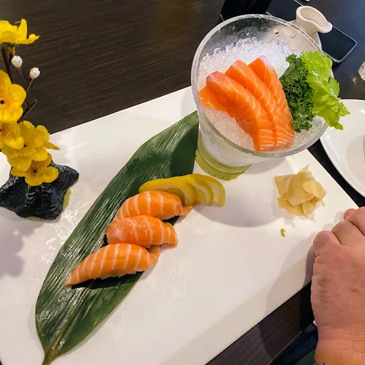 E Sushi & Grill Picture 9