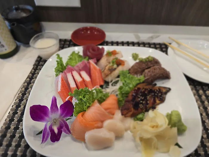Tsukino Sushi Bar & Japanese Cuisine Picture 1