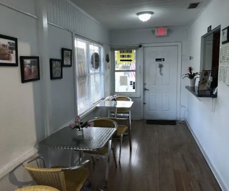 Kam's Bubble Tea & Sushi