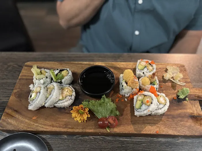 SUSHI BAY KITCHEN & SAKE BAR Picture 4