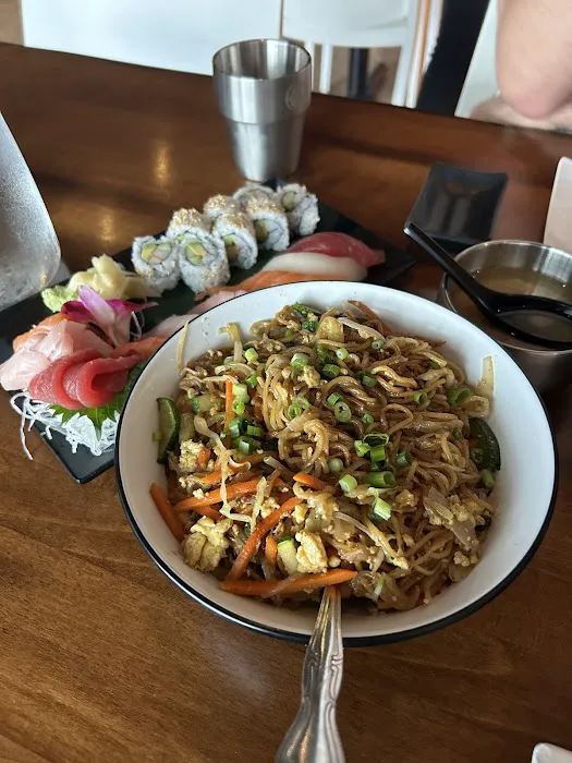 Jpan Sushi & Grill Picture 1