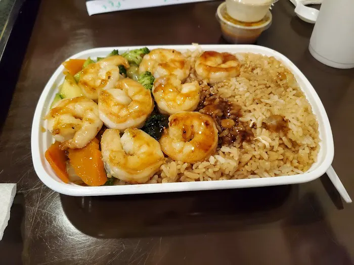 FUGU HIBACHI & SUSHI Picture 8