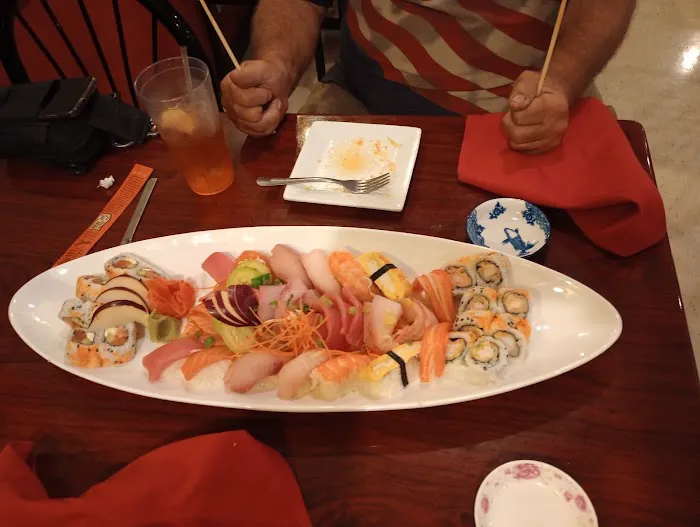 Siam Thai & Sushi Restaurant Picture 4