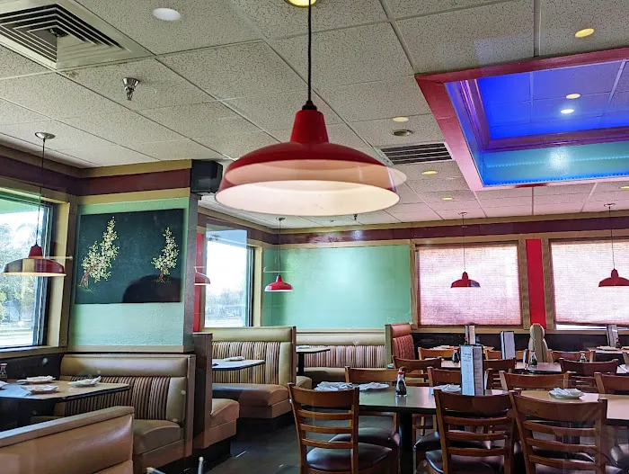Nguyen’s Kitchen & Sushi Bar Picture 6