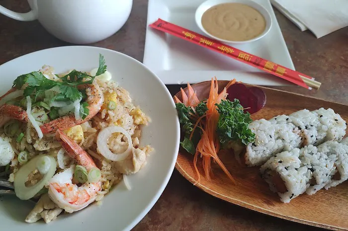 Nguyen’s Kitchen & Sushi Bar Picture 7