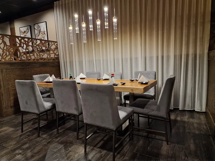 MAKS Asian Kitchen & Sushi Picture 8