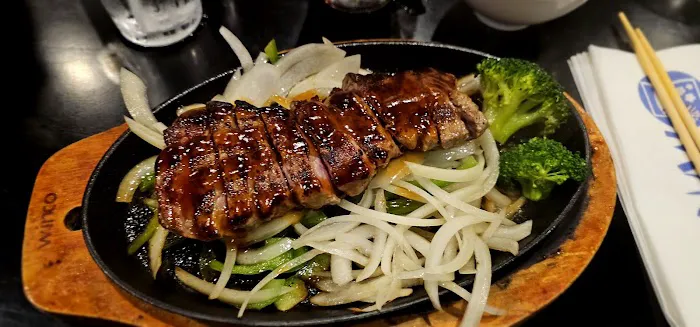 Maguro Sushi & Steak House Picture 6