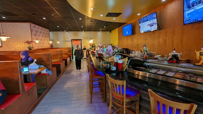 Thai Thai Sushi Boat Picture 6