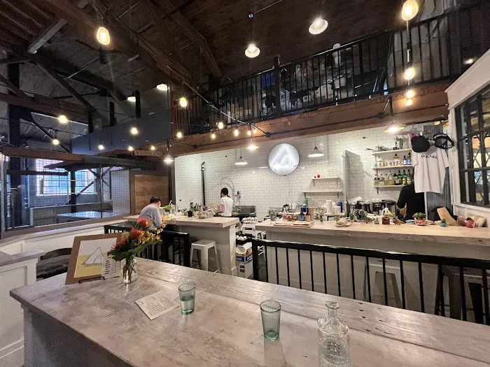 sankaku onigiri cafe & bar Picture 2
