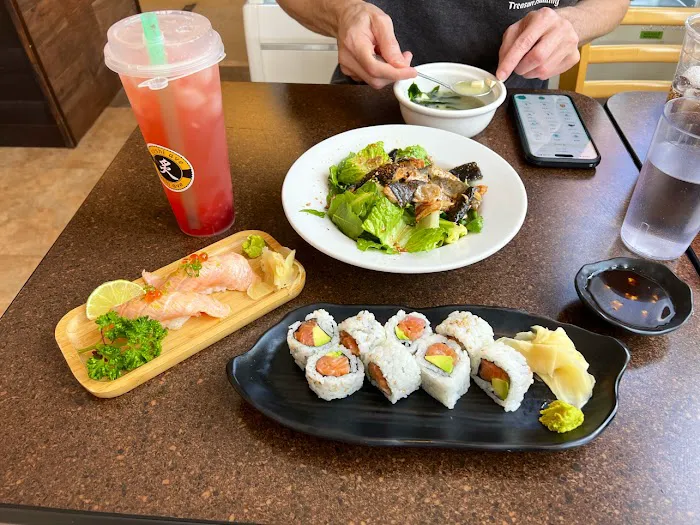 SUSHI AVE Queen Anne Picture 5