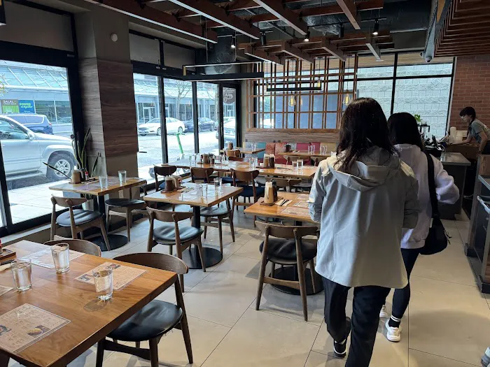 Kobuta & Ookami Katsu and sake house Picture 7